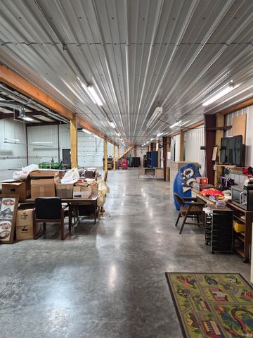 7821 N Fox Hollow Road, Bloomington, IN 47408