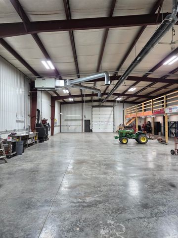 7821 N Fox Hollow Road, Bloomington, IN 47408