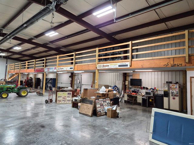 7821 N Fox Hollow Road, Bloomington, IN 47408