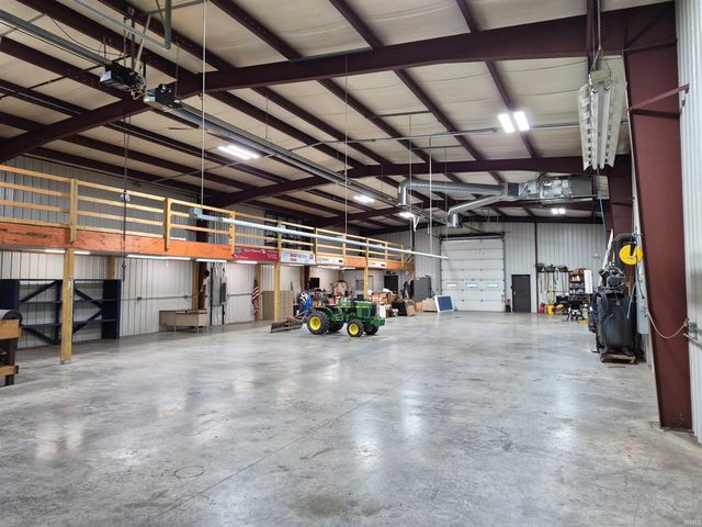 7821 N Fox Hollow Road, Bloomington, IN 47408