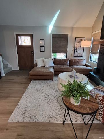 7821 N Fox Hollow Road, Bloomington, IN 47408