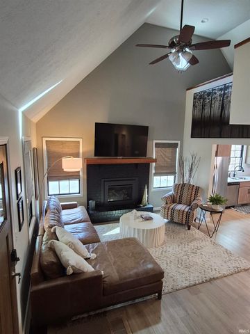 7821 N Fox Hollow Road, Bloomington, IN 47408