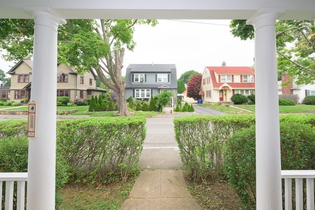 24 Oak Street, Marblehead, MA 01945