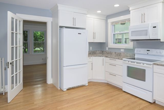 24 Oak Street, Marblehead, MA 01945