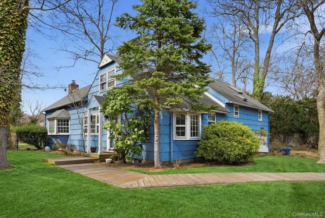 3 Tappen Drive, Melville, NY 11747