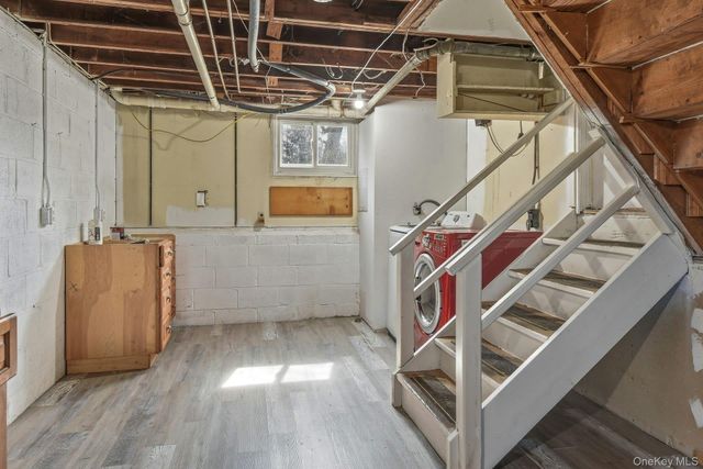 3 Tappen Drive, Melville, NY 11747