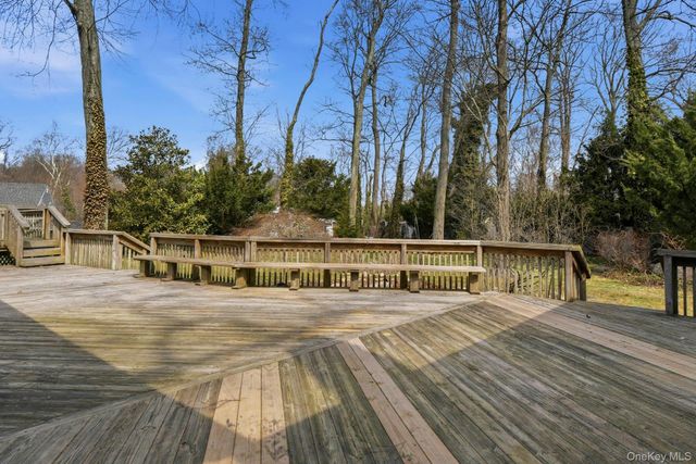 3 Tappen Drive, Melville, NY 11747