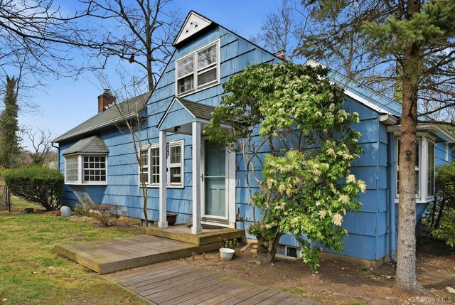 3 Tappen Drive, Melville, NY 11747