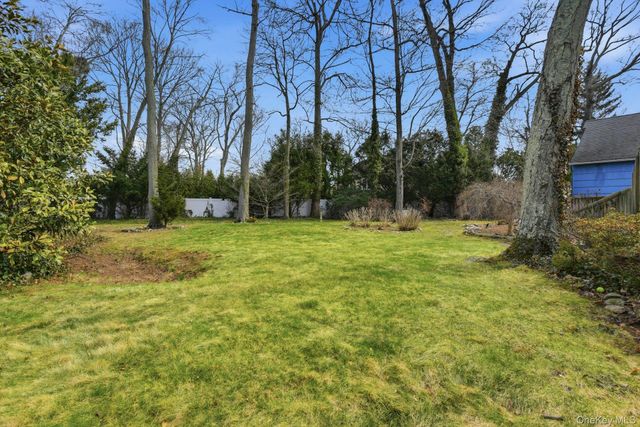 3 Tappen Drive, Melville, NY 11747