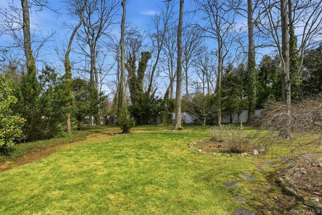 3 Tappen Drive, Melville, NY 11747