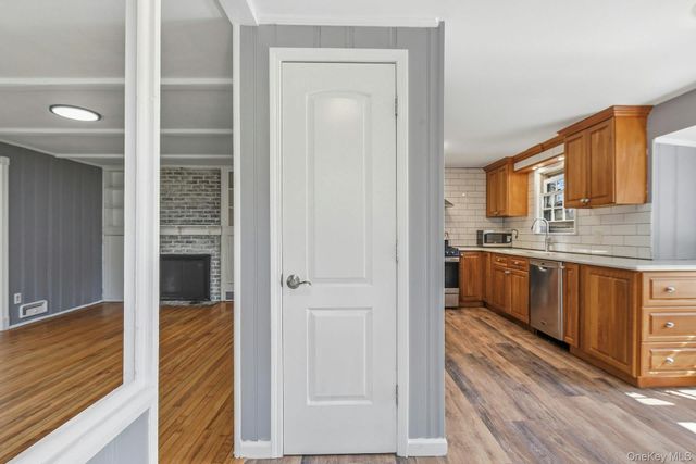 3 Tappen Drive, Melville, NY 11747