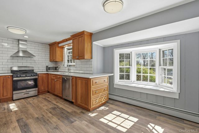 3 Tappen Drive, Melville, NY 11747