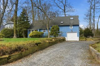 3 Tappen Drive, Melville, NY 11747