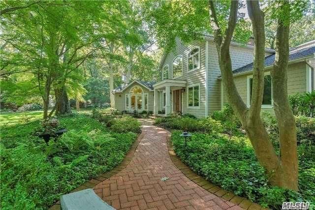29 Farm Road, Head Of The Harbor, NY 11780