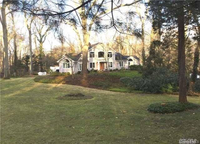 29 Farm Road, Head Of The Harbor, NY 11780