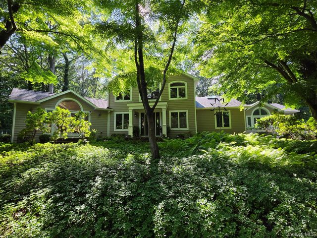 29 Farm Road, Head Of The Harbor, NY 11780