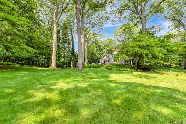 29 Farm Road, Head Of The Harbor, NY 11780