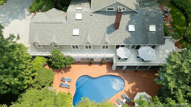 29 Farm Road, Head Of The Harbor, NY 11780