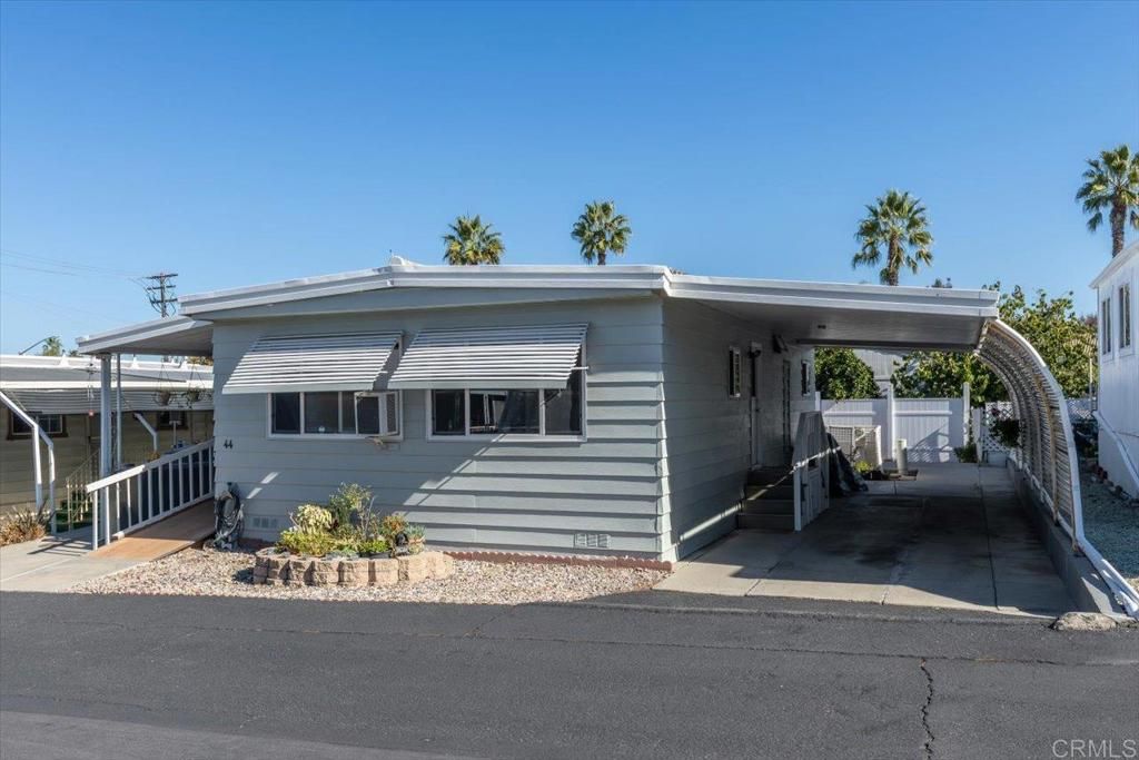 718 Sycamore Avenue 44, Vista, CA 92083