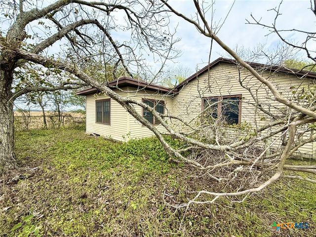 218 Lasalle Road, Inez, TX 77968