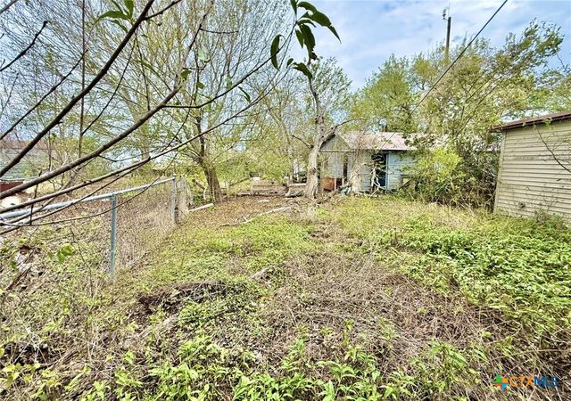 218 Lasalle Road, Inez, TX 77968