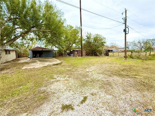 218 Lasalle Road, Inez, TX 77968