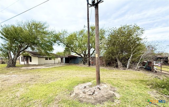 218 Lasalle Road, Inez, TX 77968