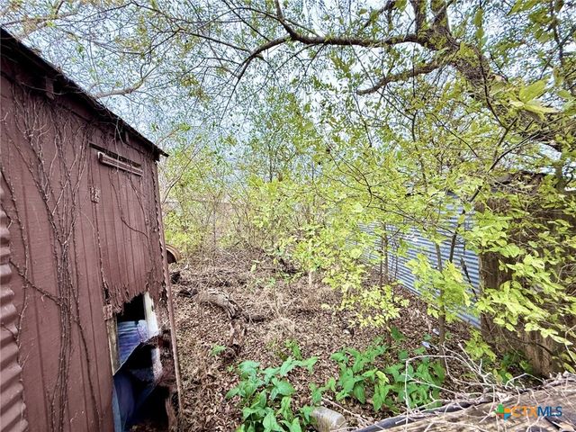 218 Lasalle Road, Inez, TX 77968