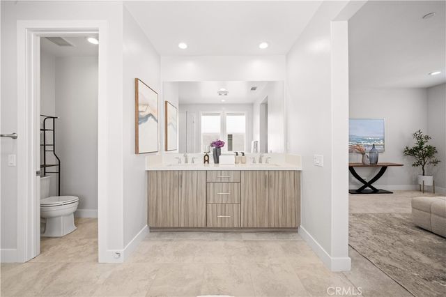 261 Burwood, Lake Forest, CA 92630