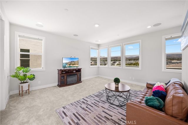 261 Burwood, Lake Forest, CA 92630