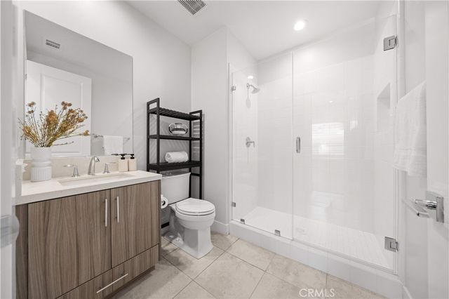 261 Burwood, Lake Forest, CA 92630