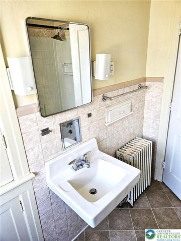 221 East Prospect Street, Nazareth Boro, PA 18064