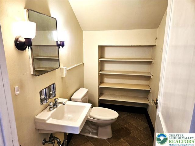 221 East Prospect Street, Nazareth Boro, PA 18064