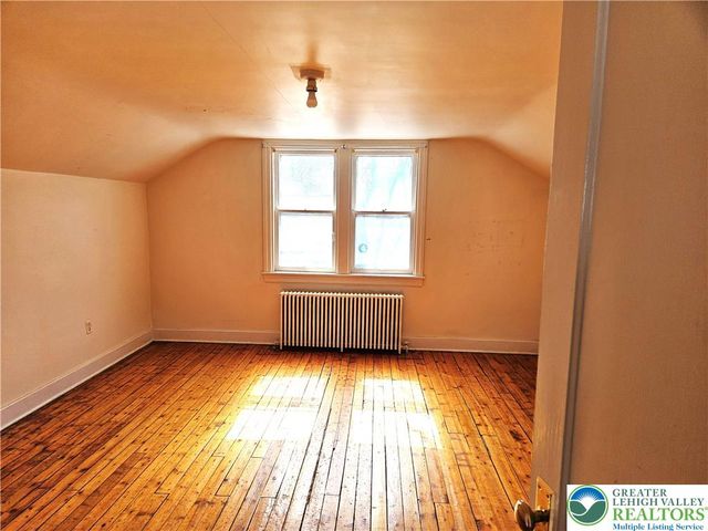 221 East Prospect Street, Nazareth Boro, PA 18064