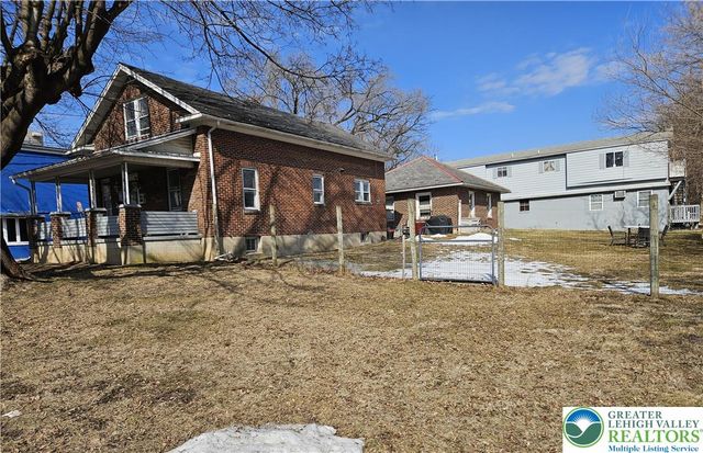 221 East Prospect Street, Nazareth Boro, PA 18064