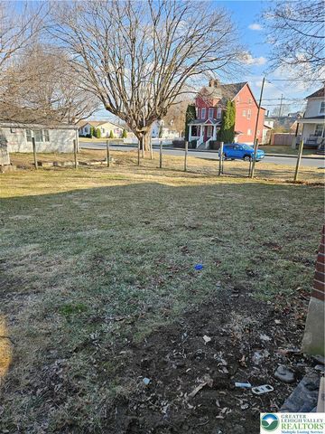 221 East Prospect Street, Nazareth Boro, PA 18064