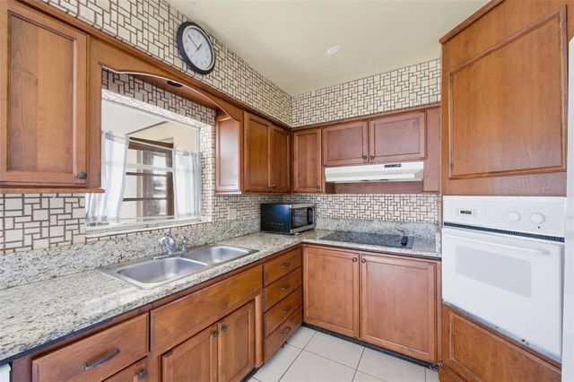 4030 NW 3rd Way, Deerfield Beach, FL 33064