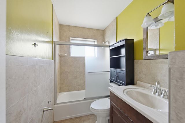 4030 NW 3rd Way, Deerfield Beach, FL 33064