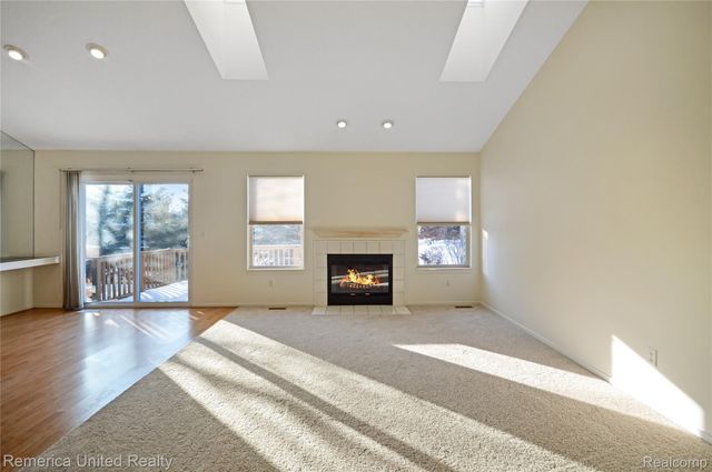 263 Whispering Hill, Commerce Charter Township, MI 48390