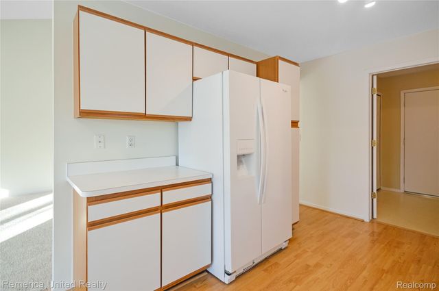 263 Whispering Hill, Commerce Charter Township, MI 48390