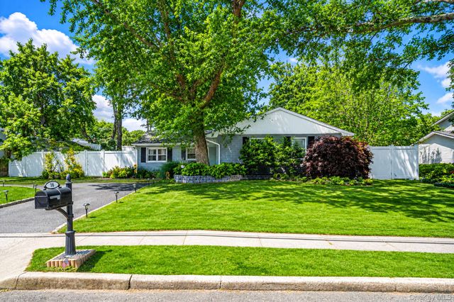 16 Valley Street, Ronkonkoma, NY 11779