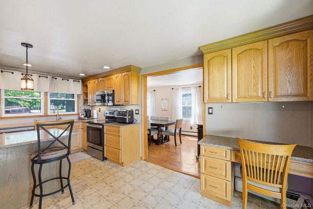 16 Valley Street, Ronkonkoma, NY 11779