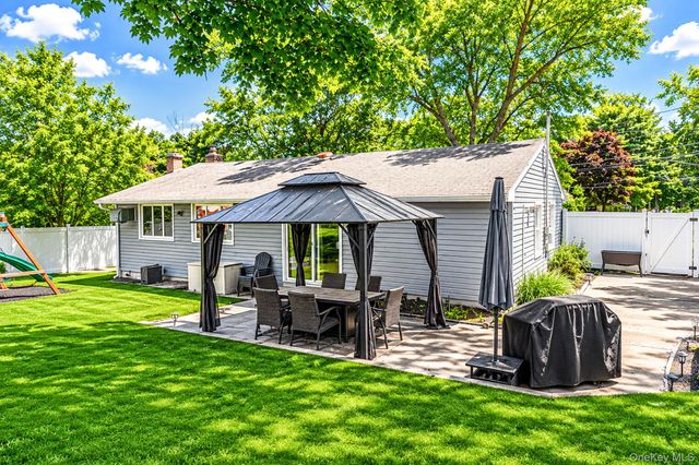 16 Valley Street, Ronkonkoma, NY 11779