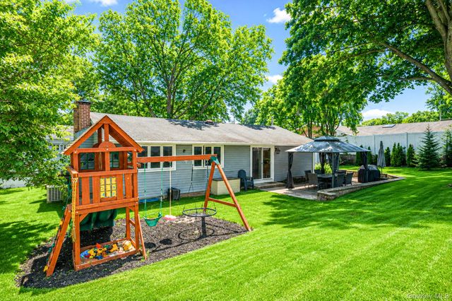 16 Valley Street, Ronkonkoma, NY 11779