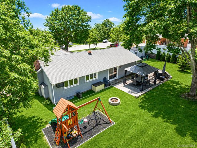 16 Valley Street, Ronkonkoma, NY 11779