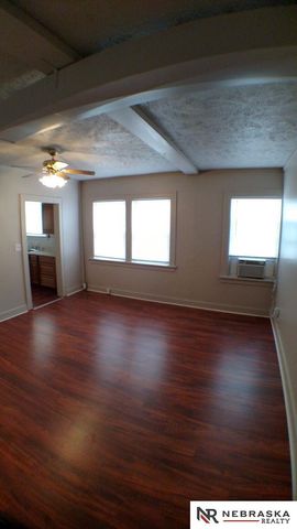 1941 J Street, Lincoln, NE 68510