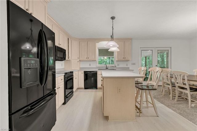 106 Fleetney CIR, Smithfield, VA 23430