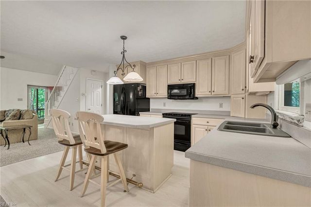 106 Fleetney CIR, Smithfield, VA 23430