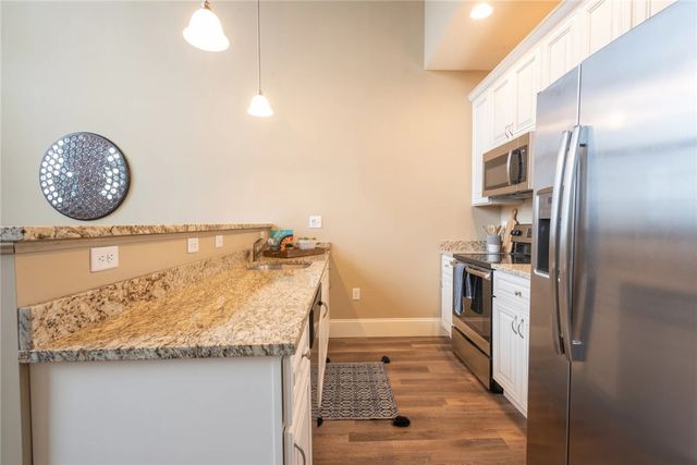 413 CENTRAL Avenue 3-014, Pawtucket, RI 02861