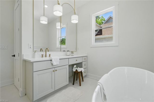 1653 Shipyard RD, Chesapeake, VA 23323